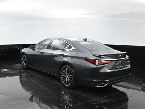 2022 Lexus ES 350 Base