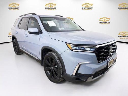 2023 Honda Pilot Touring 8-Passenger