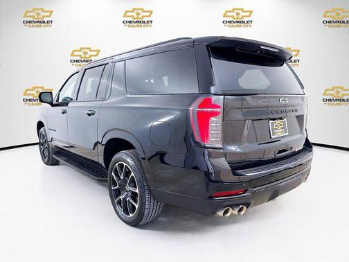 2025 Chevrolet Suburban RST