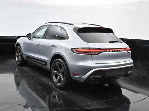 2023 Porsche Macan Base