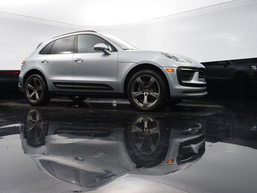 2023 Porsche Macan Base