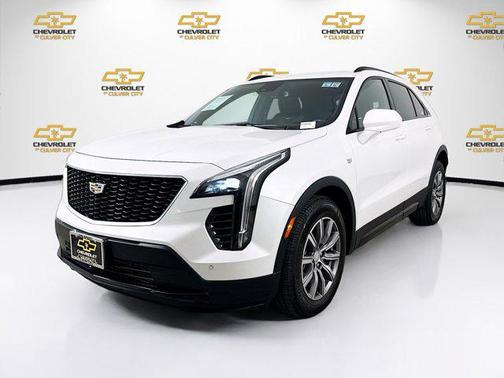 Crystal White Tricoat 2020 Cadillac XT4 Sport
