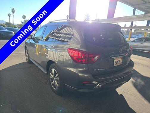 Gun Metallic 2020 Nissan Pathfinder S 2WD