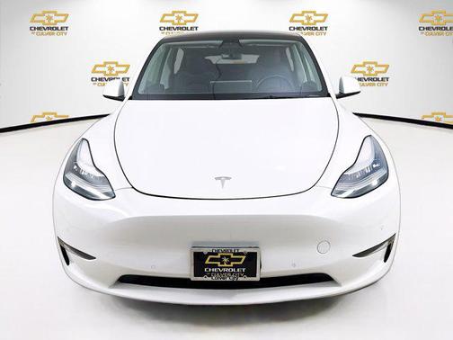 2021 Tesla Model Y Standard Range Rear-Wheel Drive