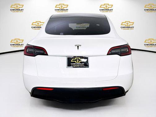 2021 Tesla Model Y Standard Range Rear-Wheel Drive