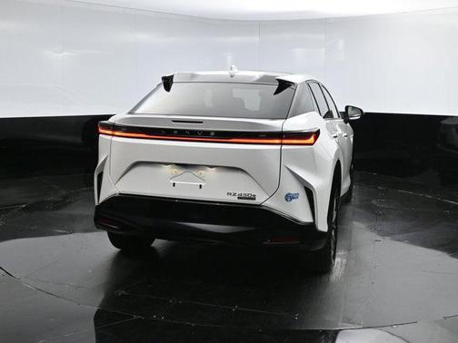 2023 Lexus RZ 450e Luxury