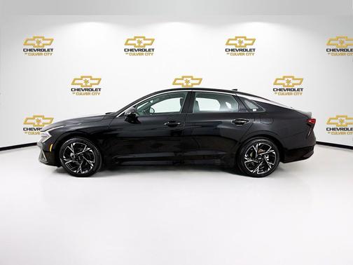 Aurora Black Pearl 2025 Kia K5 GT-Line