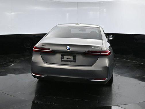 2024 BMW 530 i xDrive