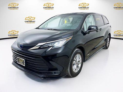2021 Toyota Sienna LE
