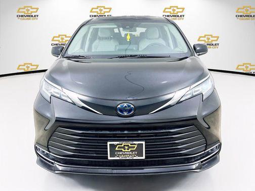 2021 Toyota Sienna LE