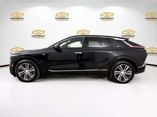 Stellar Black Metallic 2025 Cadillac LYRIQ Luxury