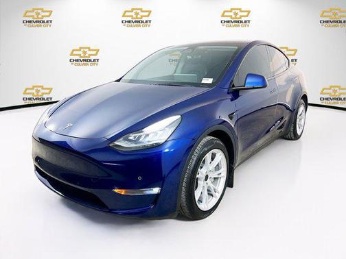 2022 Tesla Model Y Long Range Dual Motor All-Wheel Drive