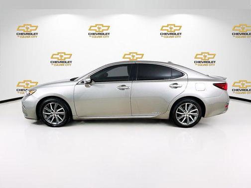 2017 Lexus ES 300h Base