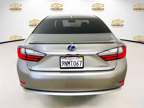 2017 Lexus ES 300h Base
