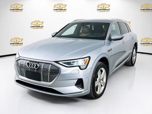 2019 Audi e-tron Premium Plus