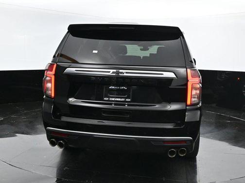 2022 Chevrolet Suburban 2WD High Country