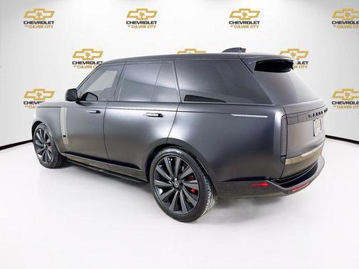 2025 Land Rover Range Rover P615 SV