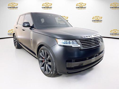 2025 Land Rover Range Rover P615 SV