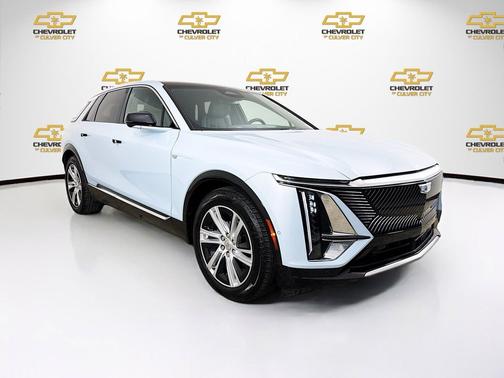 Nimbus Metallic 2024 Cadillac LYRIQ Tech