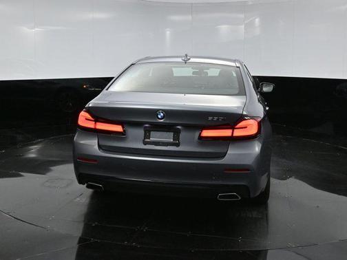 2022 BMW 530 i