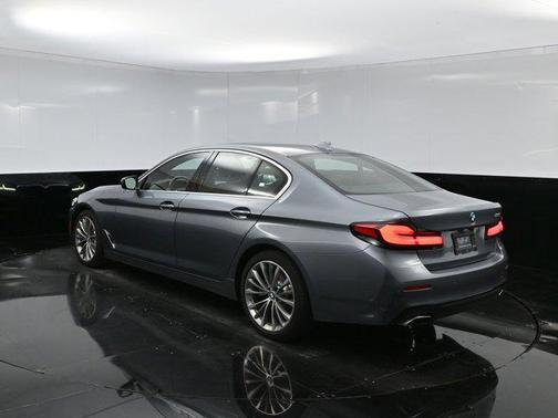 2022 BMW 530 i