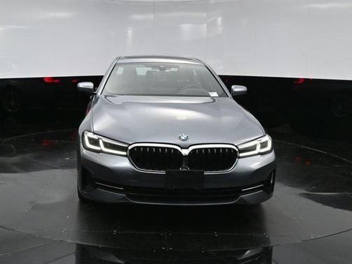 2022 BMW 530 i