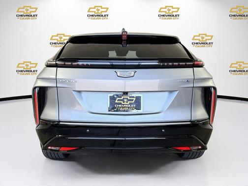 Argent Silver Metallic 2024 Cadillac LYRIQ Luxury