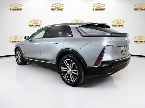 Argent Silver Metallic 2024 Cadillac LYRIQ Luxury