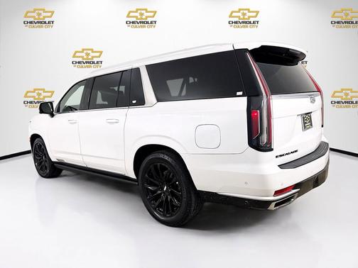 Crystal White Tricoat 2021 Cadillac Escalade ESV Premium Luxury