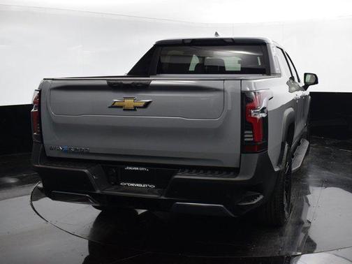 2025 Chevrolet Silverado EV LT