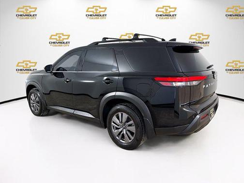 2024 Nissan Pathfinder SV FWD