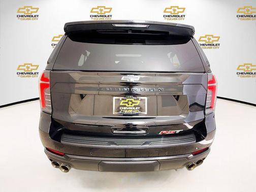 2025 Chevrolet Suburban RST