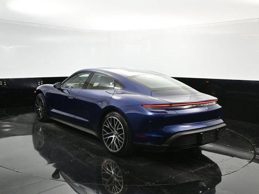 2022 Porsche Taycan RWD