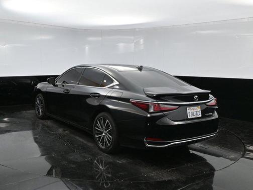2024 Lexus ES 300h F SPORT Design