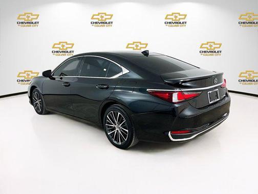2024 Lexus ES 300h F SPORT Design