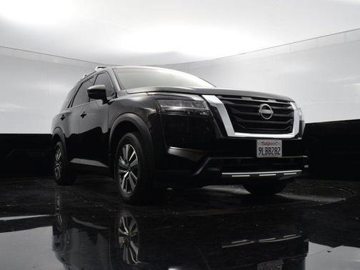 2024 Nissan Pathfinder SL FWD
