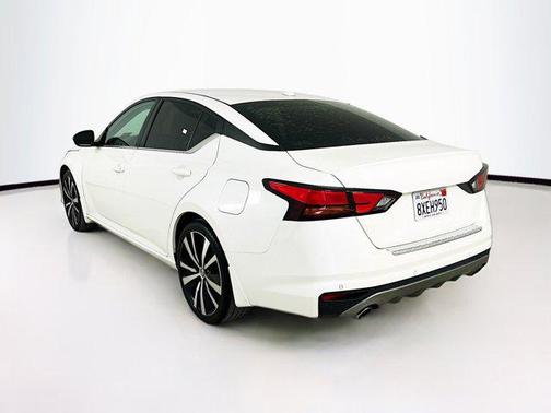 2021 Nissan Altima SR FWD