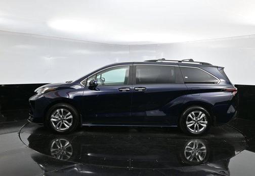 2025 Toyota Sienna XLE 7 Passenger