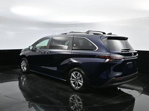 2025 Toyota Sienna XLE 7 Passenger