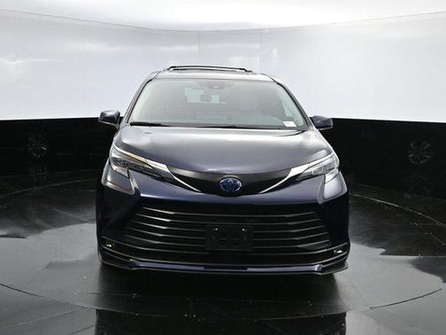 2025 Toyota Sienna XLE 7 Passenger