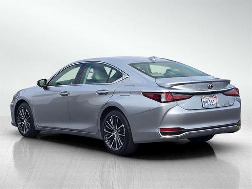 2023 Lexus ES 300h Base