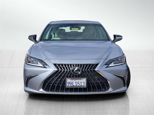 2023 Lexus ES 300h Base