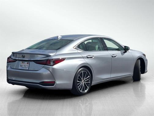 2023 Lexus ES 300h Base