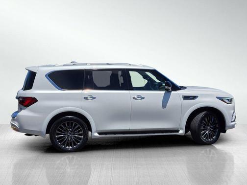 White 2024 INFINITI QX80 SENSORY AWD