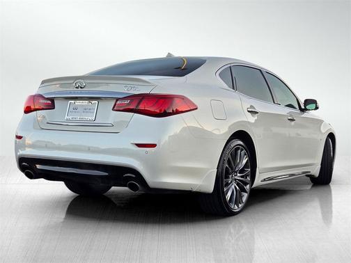 2018 INFINITI Q70L 3.7X LUXE