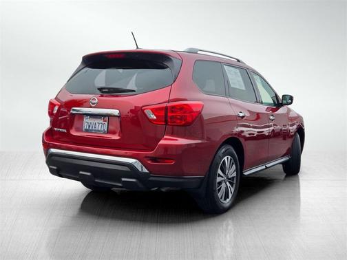 2017 Nissan Pathfinder S