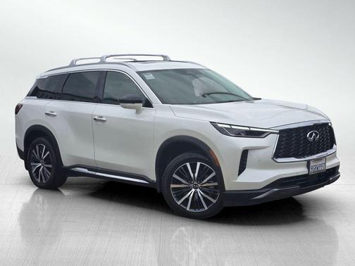 White 2023 INFINITI QX60 SENSORY