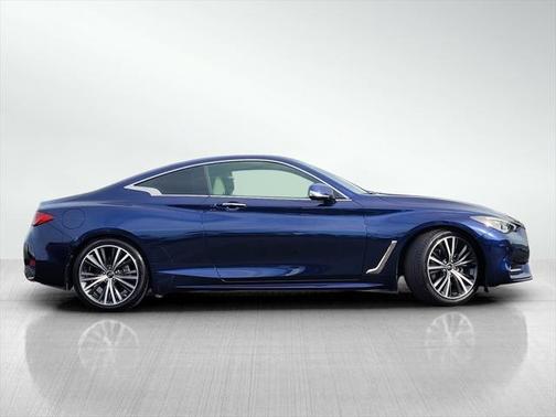 2022 INFINITI Q60 LUXE