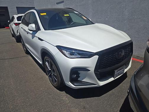 White 2023 INFINITI QX50 SPORT