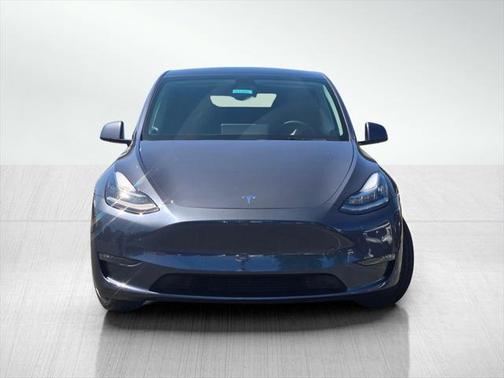 2022 Tesla Model Y Long Range Dual Motor All-Wheel Drive